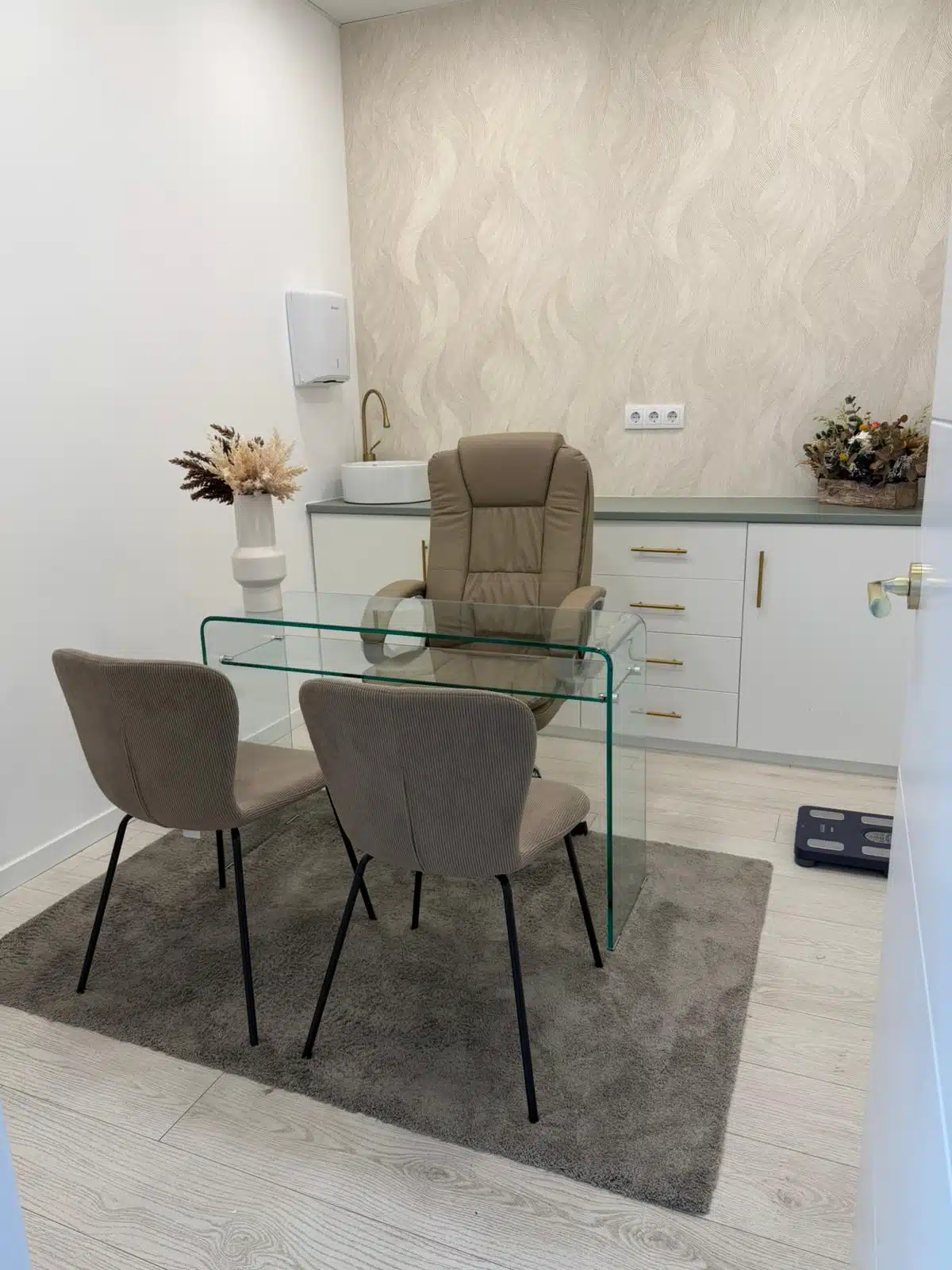 Sala de valoración médica de la Clínica Dra. Linda Tovito